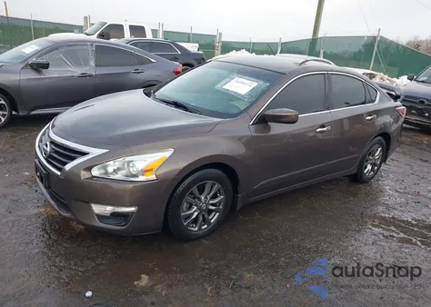 2015 Nissan Altima 2.5 S z USA, uszkodzony, nr VIN 1N4AL3AP5FN911600